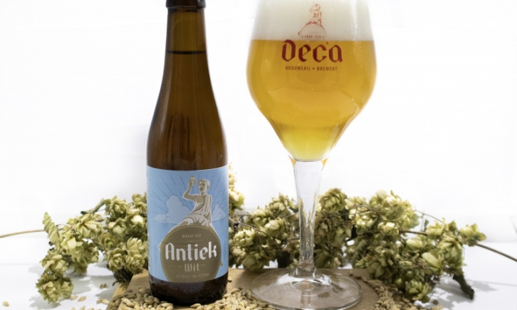 Antiek Wit Deca Brouwerij flesje en glas
